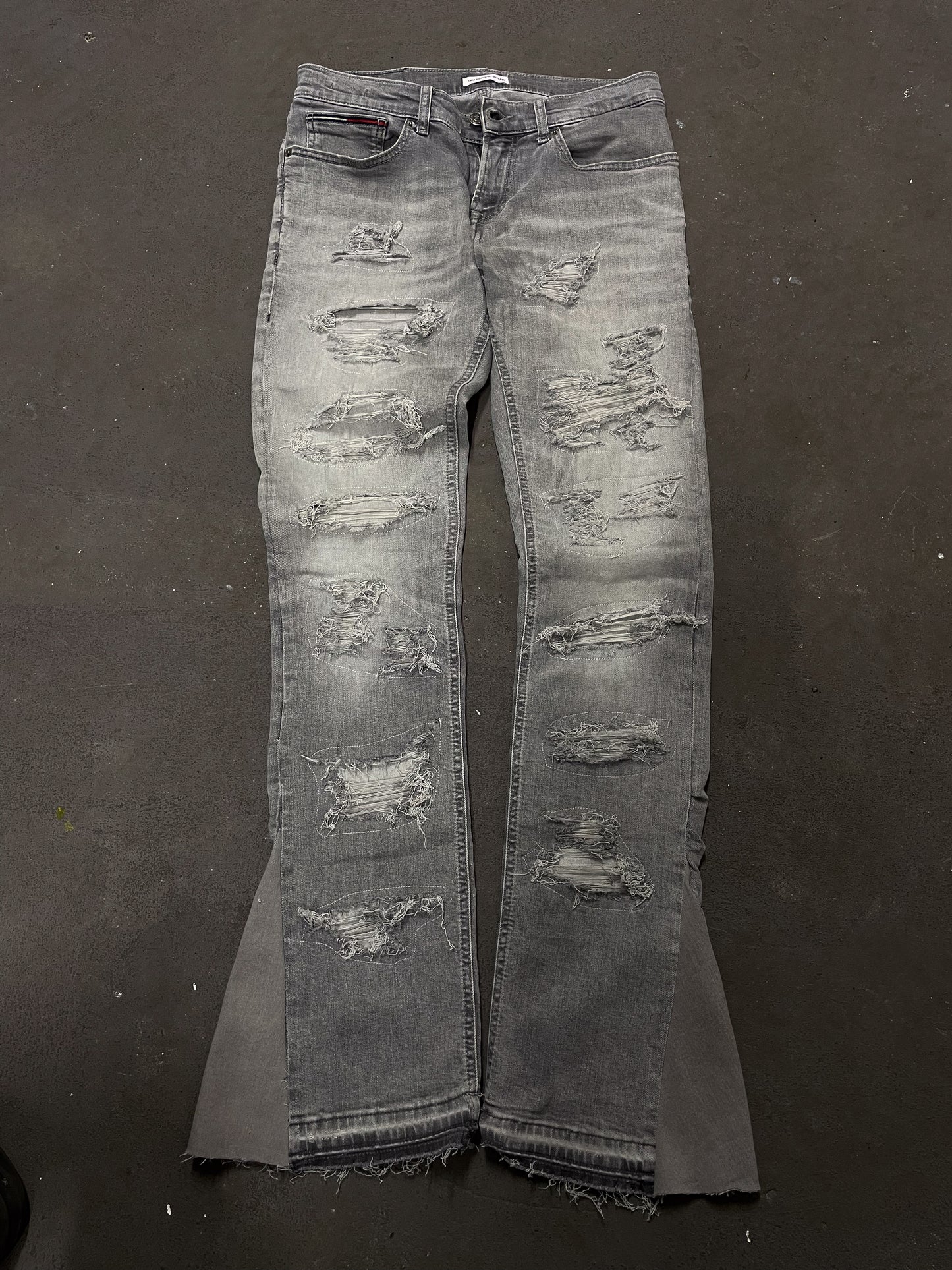 ugcbk distressed jeans flared