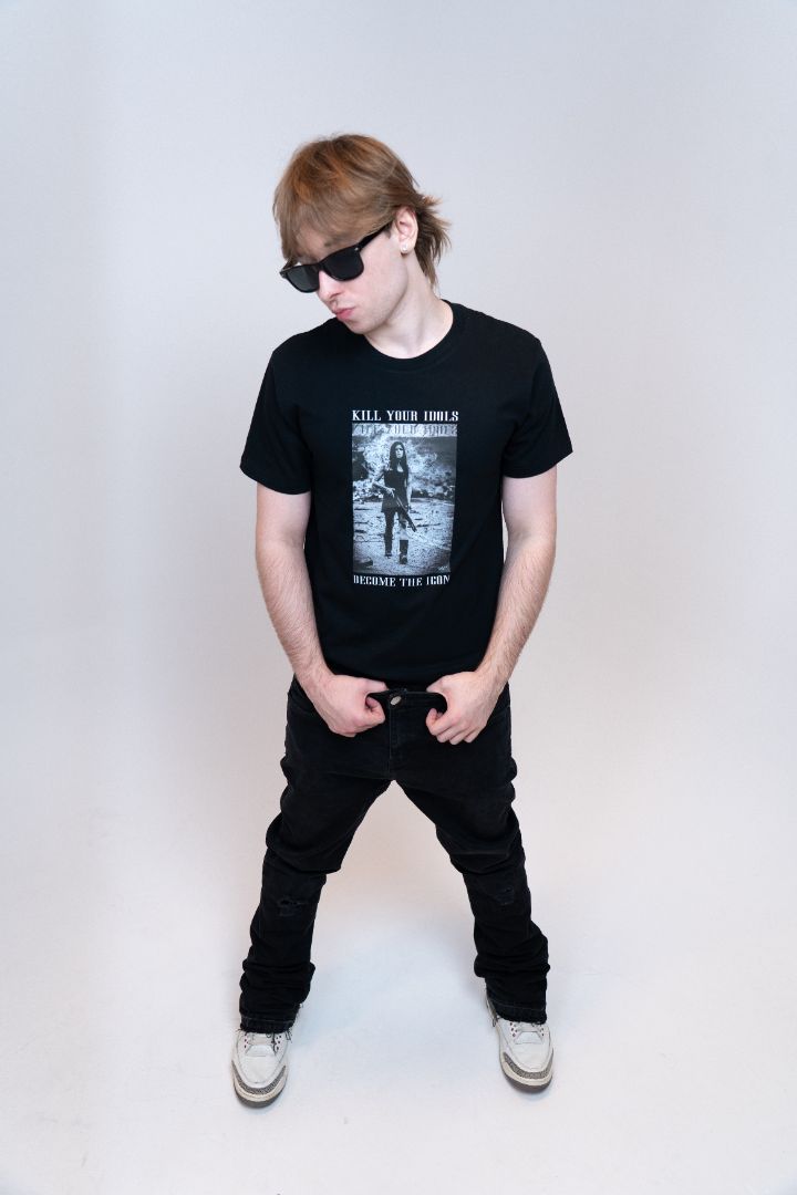 T-SHIRT "K**L YOUR IDOLS"