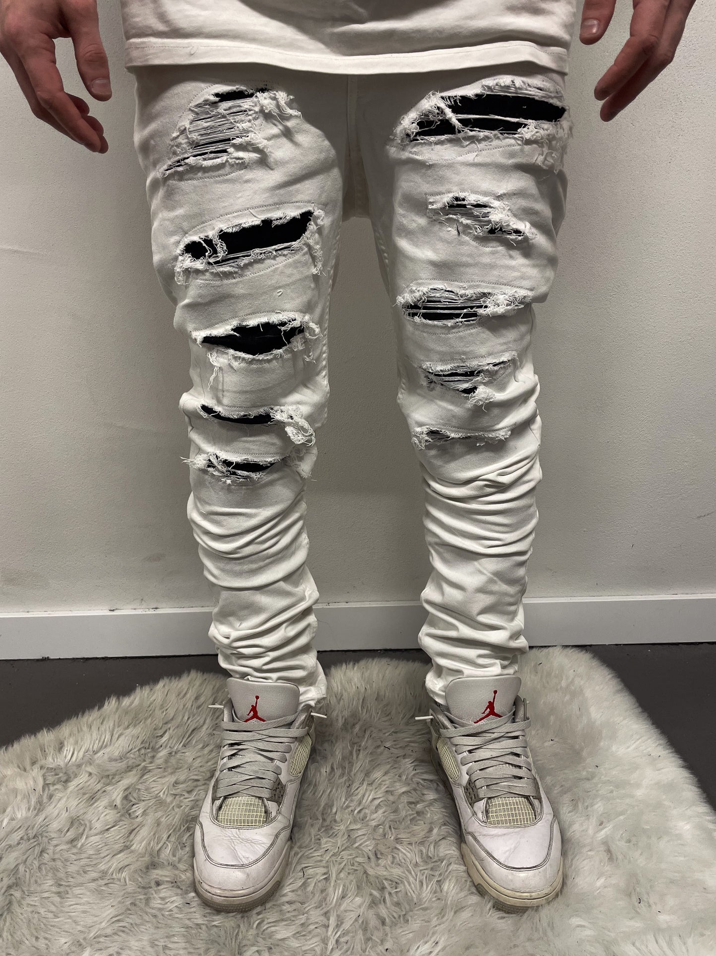 ugcbk distressed jeans