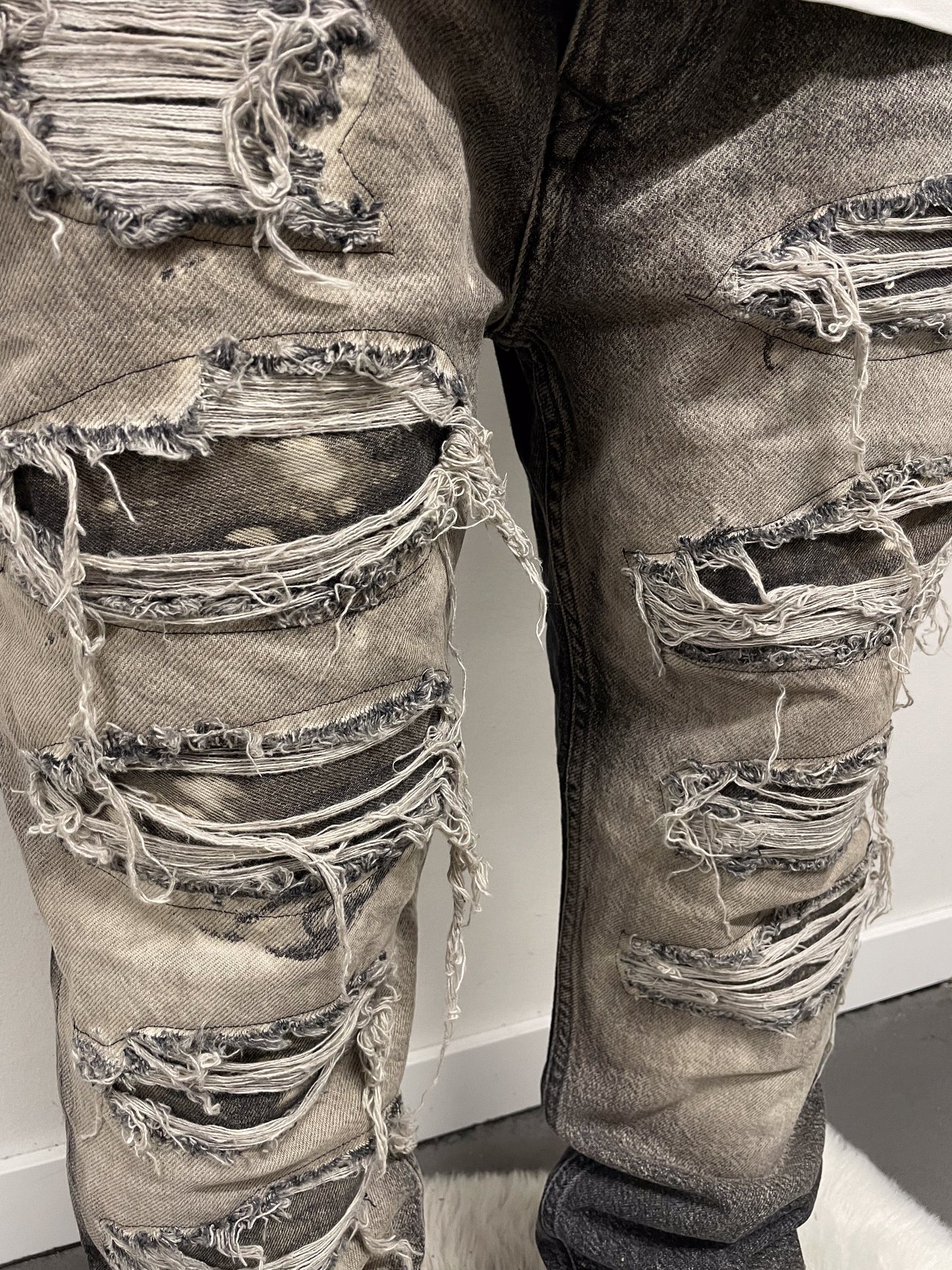 ugcbk distressed jeans