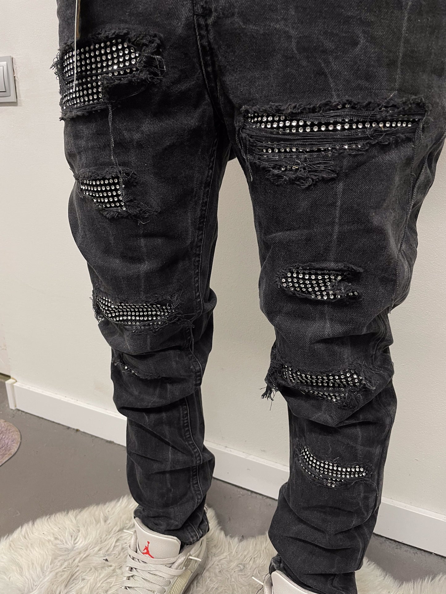 ugcbk distressed jeans