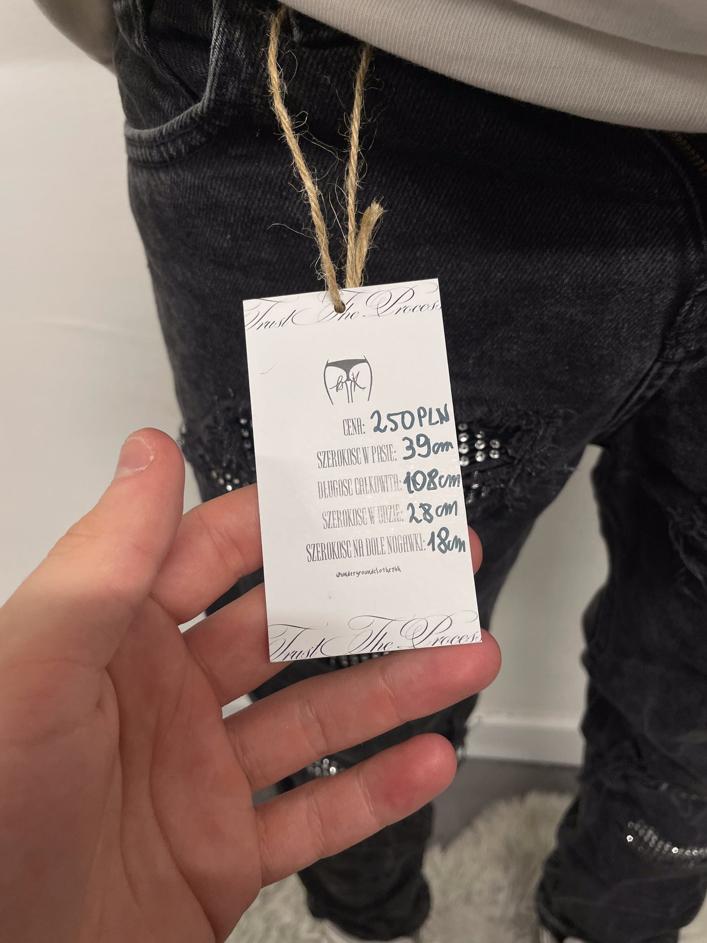 ugcbk distressed jeans