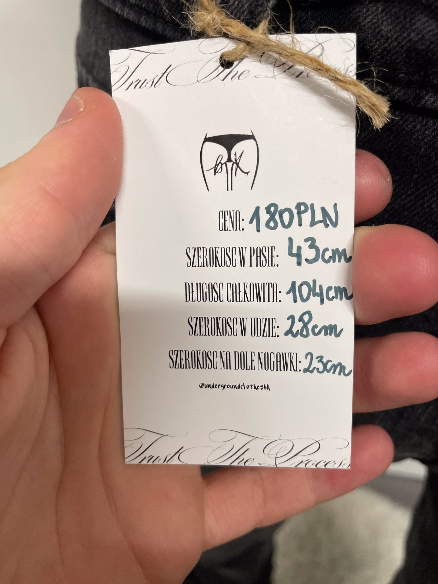 ugcbk distressed jeans flared