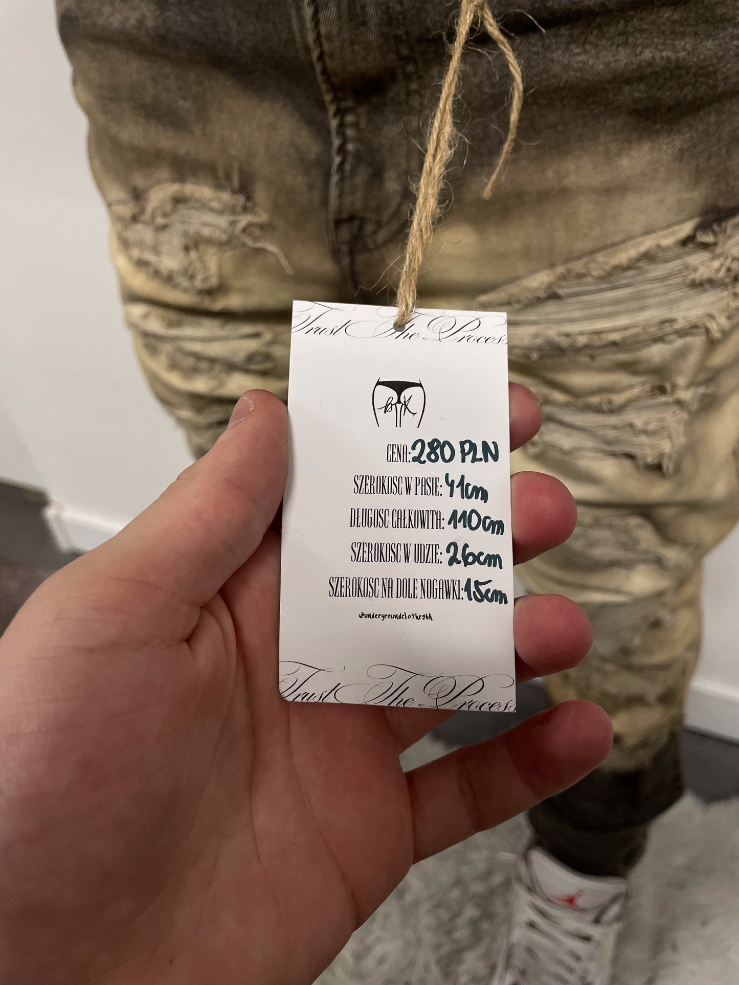 ugcbk distressed jeans